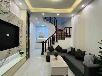 Bán nhà hoàng mai- đẹp đón tết- 33m 5 tầng 8.4 tỷ- full nội thất 0