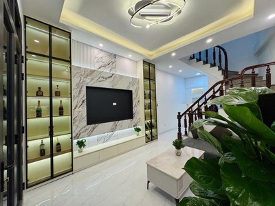 Bán nhà hoàng mai- đẹp đón tết- 33m 5 tầng 8.4 tỷ- full nội thất 3