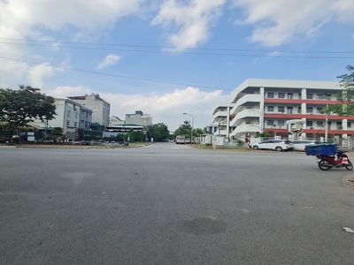 Mở bát 2026 với lô góc 60m2 Tđc Trâu Quỳ, đường 13m và 5m giá đầu tư tốt. Lh 0989894845 Tôi có lô đấ 1