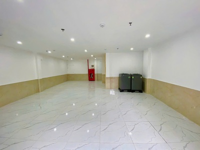 Chính chủ bán cmnn mới cứng - 7 tầng - thang máy xịn - ngõ thông - ô tô vào nhà - 18 phòng 1