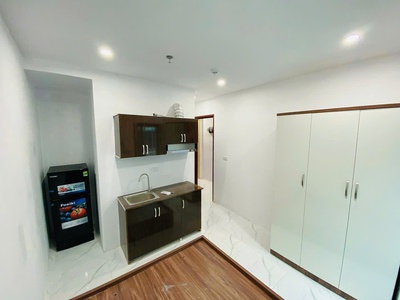 Chính chủ bán cmnn mới cứng - 7 tầng - thang máy xịn - ngõ thông - ô tô vào nhà - 18 phòng 4