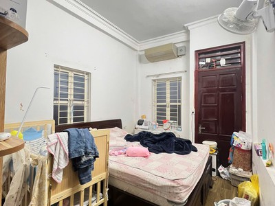 Cần bán gấp, nhà phố thanh liệt-lô góc- 40m 5 tầng 4mmt- ngõ thông- kinh doanh. giá 9 tỷ 3