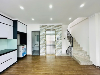 Siêu đẹp phố hoàng hoa thám 40m 6t,mt 4,6 giá 12,3 tỷ - nhà mới -lô góc -thang máy- full nội thất 3