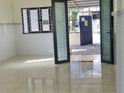 Cho thuê nhà nguyên căn góc 3 mặt tiền - Số 04 Nguyễn Du, TX Kiến Tường 5