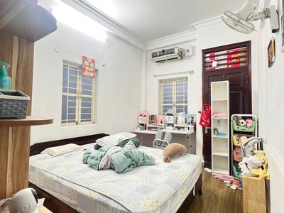 Cần bán gấp, nhà phố thanh liệt-lô góc- 40m 5 tầng 4mmt- ngõ thông- kinh doanh. giá 9 tỷ 2