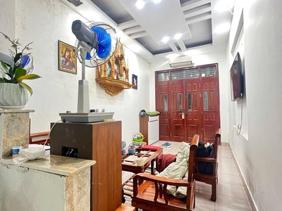 Cần bán gấp, nhà phố thanh liệt-lô góc- 40m 5 tầng 4mmt- ngõ thông- kinh doanh. giá 9 tỷ 0