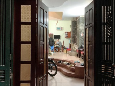 Cần bán gấp, nhà ngõ 21 lê văn lương-46m 5 tầng 4mmt- ngõ thẳng, thông- kinh doanh 1