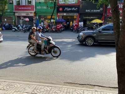 Sang shop đầm bầu thời trang mặt tiền đường cách mạng tháng 8, phường 5, quận tân bình, hcm 4