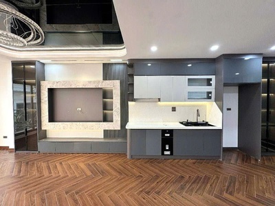 Bán nhà hoàng quốc việt - phân lô - oto tránh- vỉa hè -thang máy 1