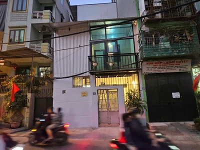 Cho thuê nhà ngõ 13 lĩnh nam   sau time city, ô tô đỗ cửa 1