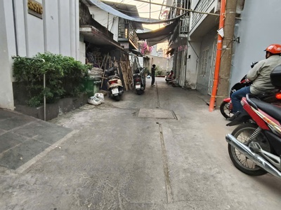 Nhà mới đón tết tktq ngay nhà thờ bình thuận hẻm 4m sát mặt tiền 44m2,2 tầng nhỉnh 5 tỷ 0