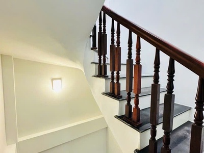 Hoàng hoa thám 52m x5 tầng 12 tỷ lô góc,ngõ rộng 3m nở hậu ,gần ô tô tránh 3