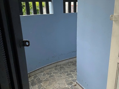 Cho thuê nhà hẻm ô tô Đường Số 9,P.Linh Tây,1 trệt 1 lầu,4PN 2WC,DT 5x18m,giá 10tr/tháng 5