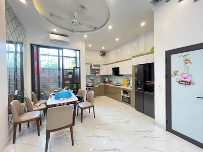 Bán nhà ngõ oto tránh nhau, gần vin vũ yên tại ngô quyền 4