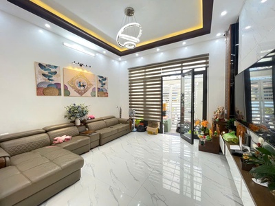 Bán nhà ngõ oto tránh nhau, gần vin vũ yên tại ngô quyền 5