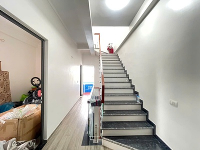 Bán nhà ngõ oto tránh nhau, gần vin vũ yên tại ngô quyền 7