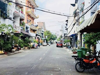 Mặt tiền khu bàn cờ   kề nguyễn sơn   3 tầng   60m nở hậu   chỉ 7.x 1