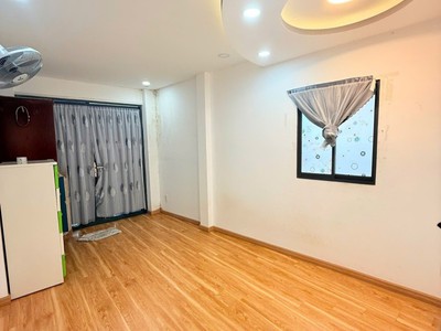 Ngay cmt8 - phạm văn hai, 33m2 2 tầng 2pn lô góc cực thoáng, nở hậu hoàn công đủ, chào chỉ 4.1 tỷ tl 4