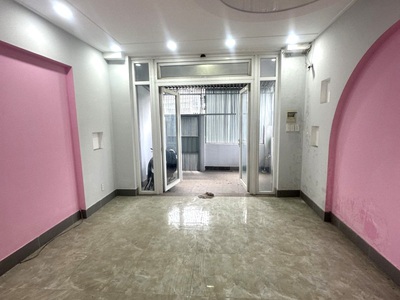 Nhà có pn trệt cho ba mẹ ô tô đỗ cửa linh chiểu 94m giá tốt 7 tỷ - sân vườn 1