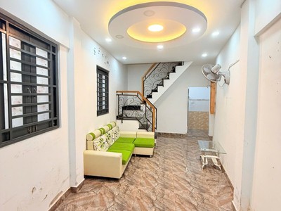 Ngay cmt8 - phạm văn hai, 33m2 2 tầng 2pn lô góc cực thoáng, nở hậu hoàn công đủ, chào chỉ 4.1 tỷ tl 0