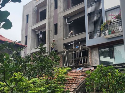 Phúc lợi   nhà 5 tầng thang máy   ô tô đỗ cạnh   giá 9.3 tỷ 4