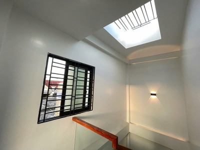 Cho thuê nhà mới phố Văn Cao, 4 p.ngủ full nội thất. 1