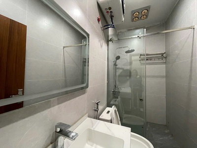 Cho thuê nhà mới phố Văn Cao, 4 p.ngủ full nội thất. 4