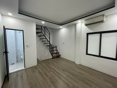 Cần bán căn nhà 3 tầng ở phố Đông Thiên, Lĩnh Nam 1