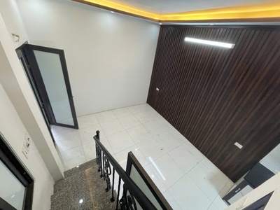 Cần bán căn nhà 3 tầng ở phố Đông Thiên, Lĩnh Nam 2