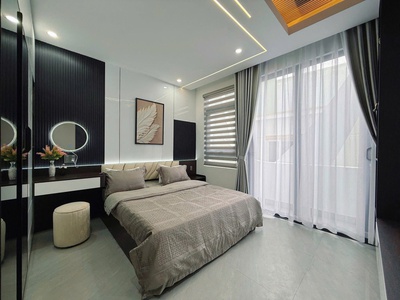 Bán nhà ngọc thuỵ long biên,30m oto tránh,ngõ thông,đẹp long lanh 50m 1