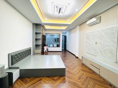 Phố trạm, long biên  dt 60m - mt 4m  7 tầng thang máy  chỉ hơn 19 tỷ 4