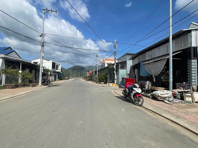 Cần bán đất đường đi am chúa khánh hoà 3