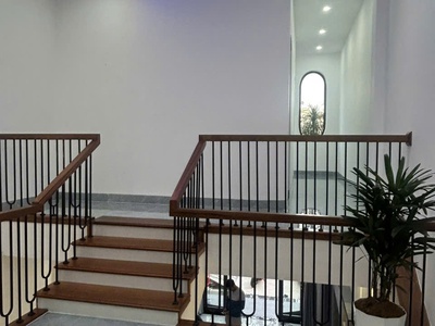 Cẩm lệ : nhà 2 tầng đẹp long lanh, full nội thất - mặt tiền đường 8m nguyễn nhàn,  dt: 100m2  4m5 x 0