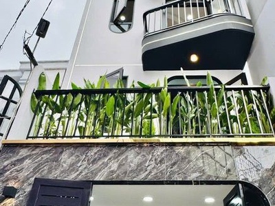 4 tầng 42m2 có 6 tỏi x lê hoàng phái phường 17 gò vấp tp. hồ chí minh. 0