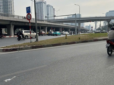 Nhà mặt phố đẹp - giá tốt - vị trí đắc địa tại đường hồ tùng mậu 2