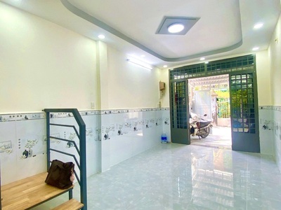 Vừa ở vừa kinh doanh   nhà 2 tầng mặt tiền gần võ văn ngân   giá chỉ 4.45 tỷ 1