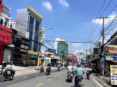 Vừa ở vừa kinh doanh   nhà 2 tầng mặt tiền gần võ văn ngân   giá chỉ 4.45 tỷ 0