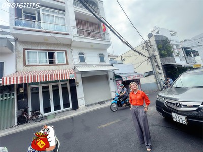 Chính chủ bán nhà mặt tiền kinh doanh đường bến vân đồn quận 4 - xe hơi ngủ trong nhà - dt 4,2m 15m 0