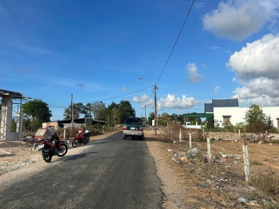 Bán 20m x 49m đất mặt tiền nguyễn thông - lagi - lâm đồng giá gốc 180tr/m ngang 4