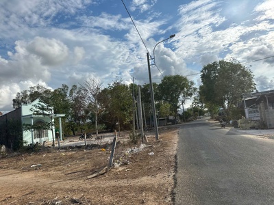 Bán 20m x 49m đất mặt tiền nguyễn thông - lagi - lâm đồng giá gốc 180tr/m ngang 2