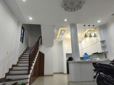 Mặt tiền đường 7.5m gần chợ tân an, công viên, trường học, 3 mê cứng như mới, dòng tiền 12tr 3