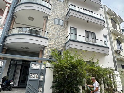 Nhà 4 tầng view biển   phường Vĩnh Hoà   Ngang 12,85M HIẾM   GIÁ CHỈ 9,3 TỶ 0