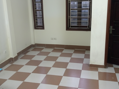 Cho thuê phòng khép kín đối diện đại học thương mại 36m2, sạch sẽ nhiều cửa sổ thoáng mát đầy đủ tiệ 2