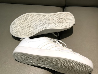 Đôi Adidas chính hãng size 41,5 còn rất mới 3