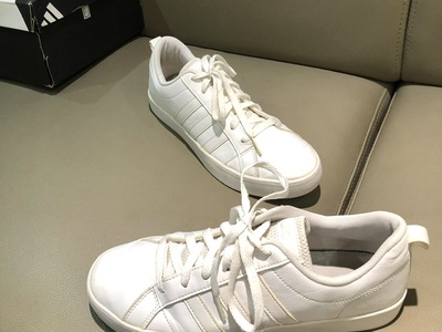 Đôi Adidas chính hãng size 41,5 còn rất mới 5