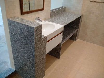 Bán nhà lầu đúc kiên cố đường bình phú. quận 6. 2