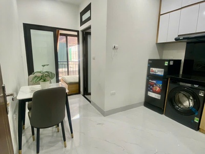 Cho thuê ccmn 2 ngủ đẹp thoáng sáng ban công ngõ 113 thái thịnh, đống đa 0