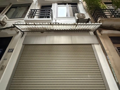 Siêu phẩm- ngõ quận uỷ cầu giấy- hàng xóm thân thiện - dân trí cao-trung tâm cầu giấy - nội thất 0