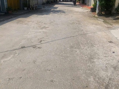 Bán đất tặng nhà đẹp trung tâm thị trấn bút sơn 0