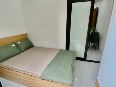 Cho thuê ccmn 2 ngủ đẹp thoáng sáng ban công ngõ 113 thái thịnh, đống đa 1